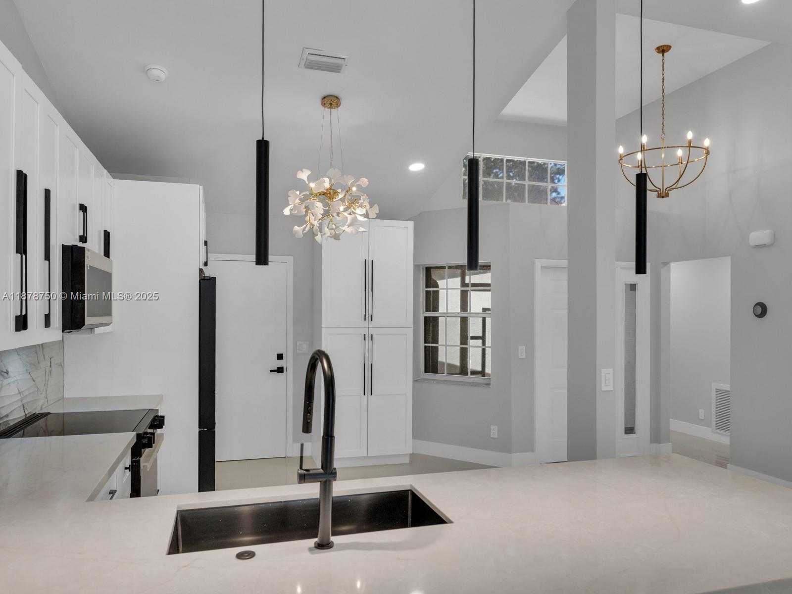 Small Image of 7889 LAKE SANDS DR, Delray Beach Number 14
