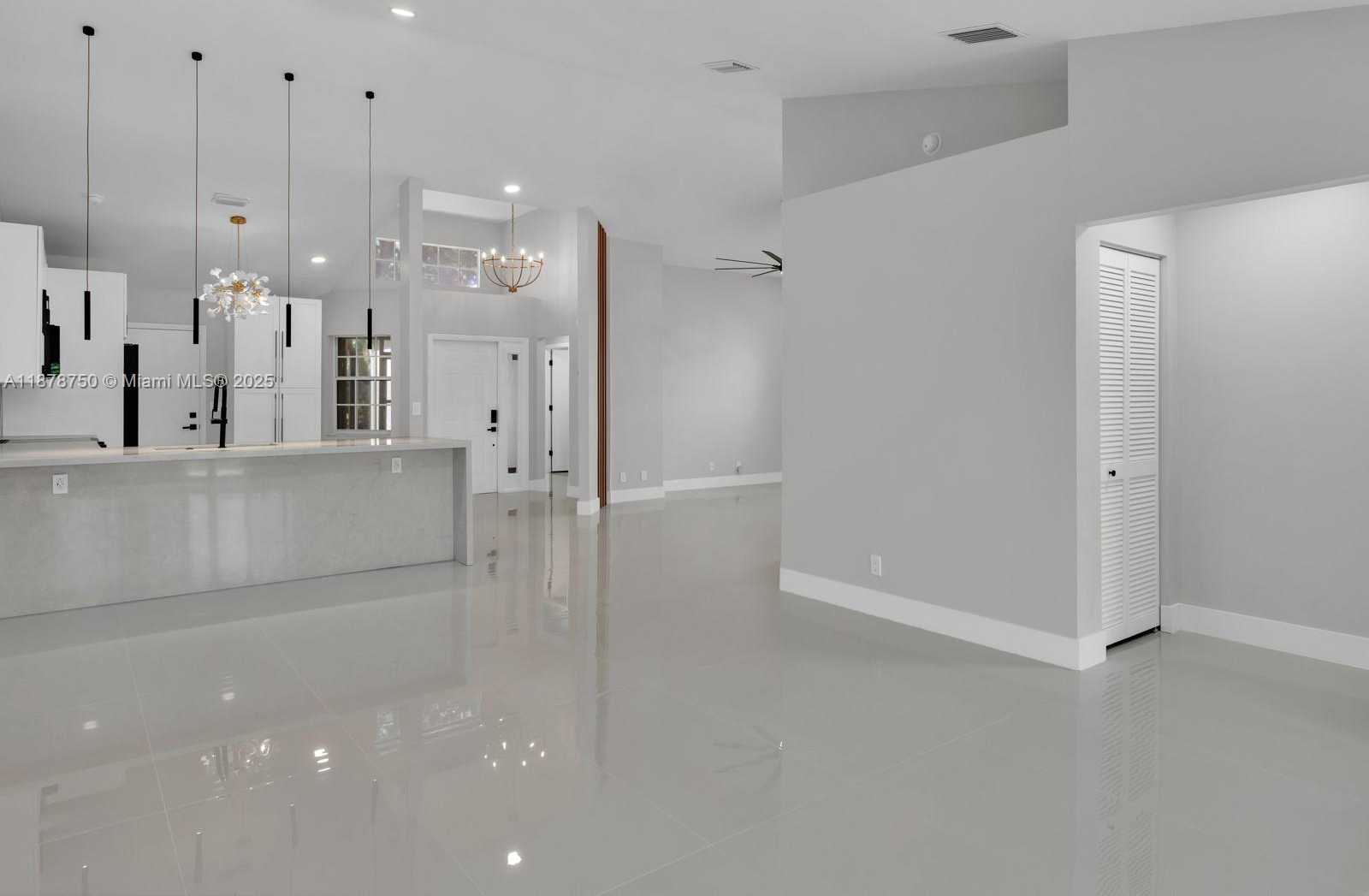 Small Image of 7889 LAKE SANDS DR, Delray Beach Number 15