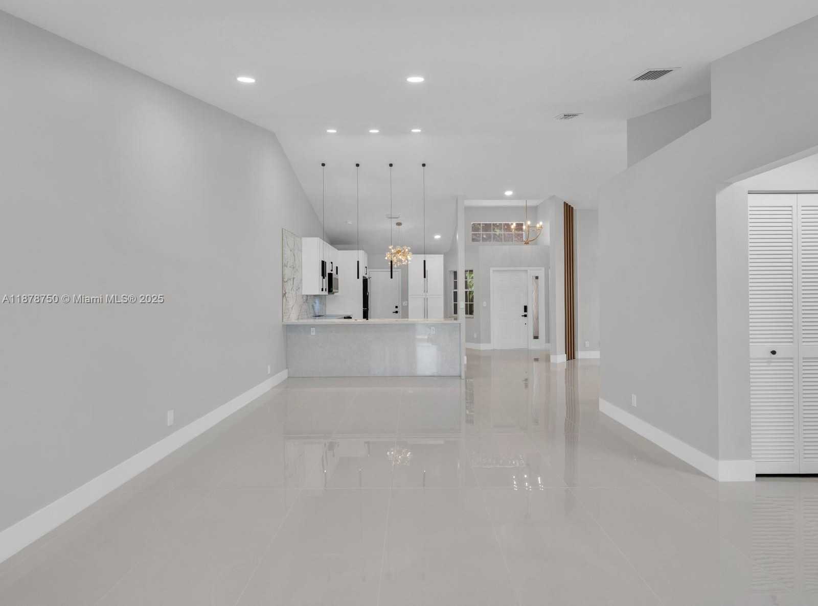 Small Image of 7889 LAKE SANDS DR, Delray Beach Number 19