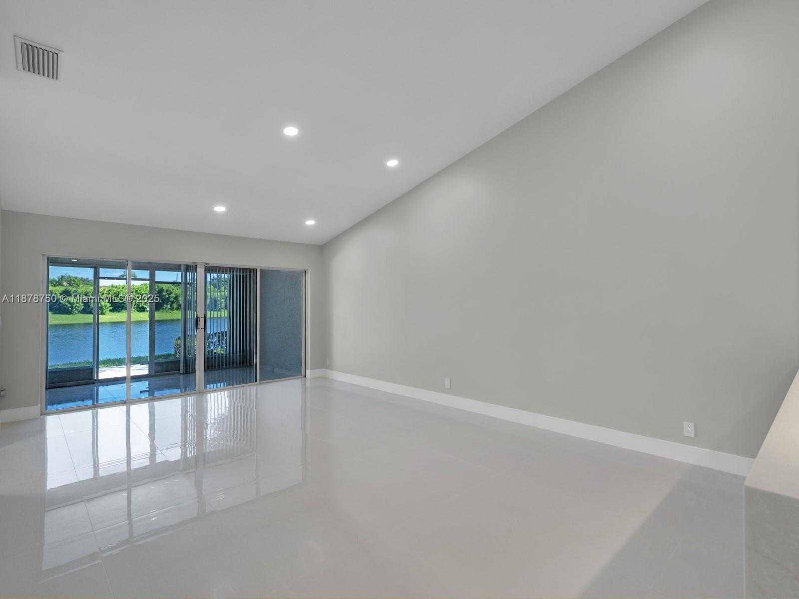 Small Image of 7889 LAKE SANDS DR, Delray Beach Number 20