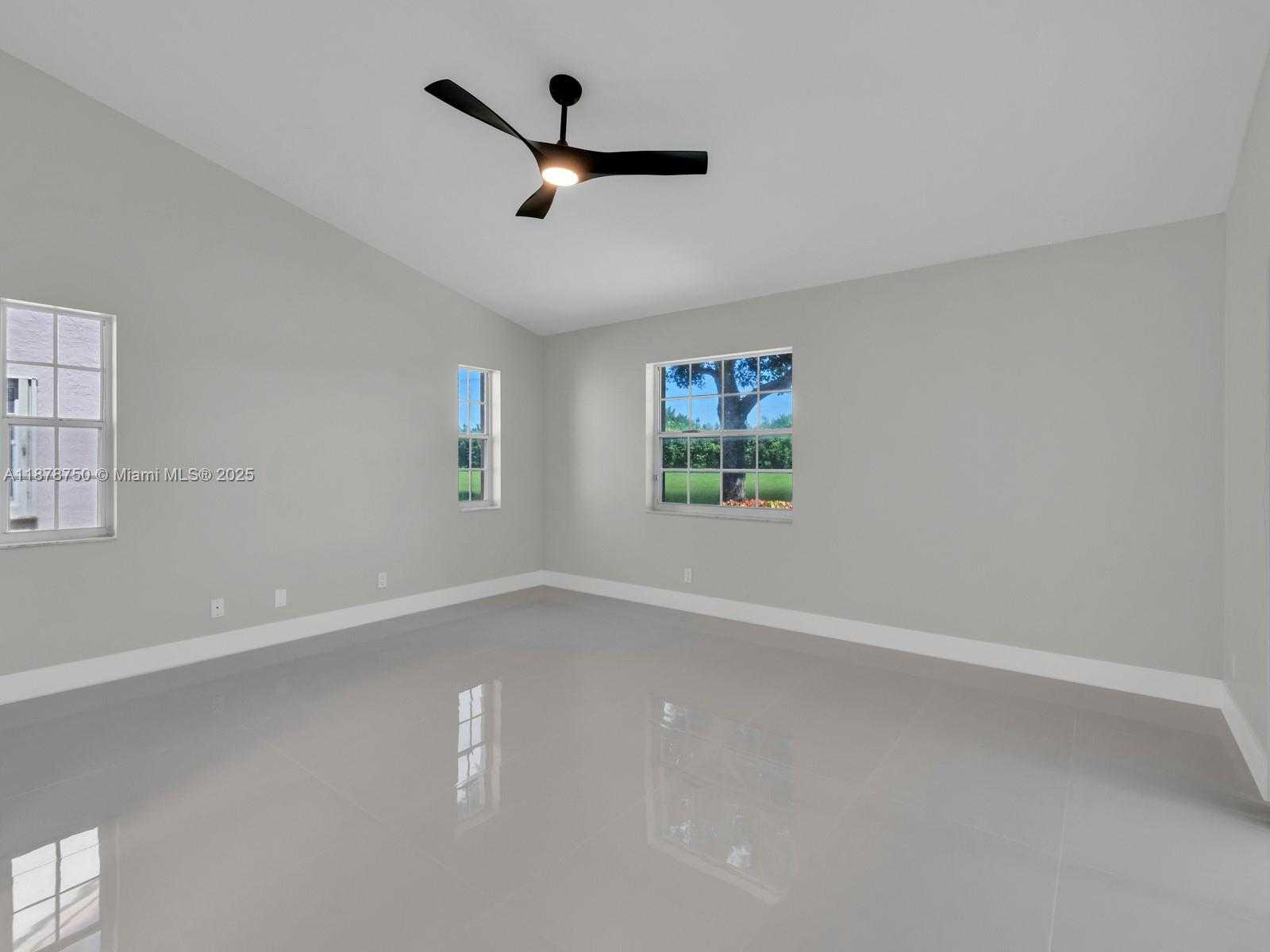 Small Image of 7889 LAKE SANDS DR, Delray Beach Number 24