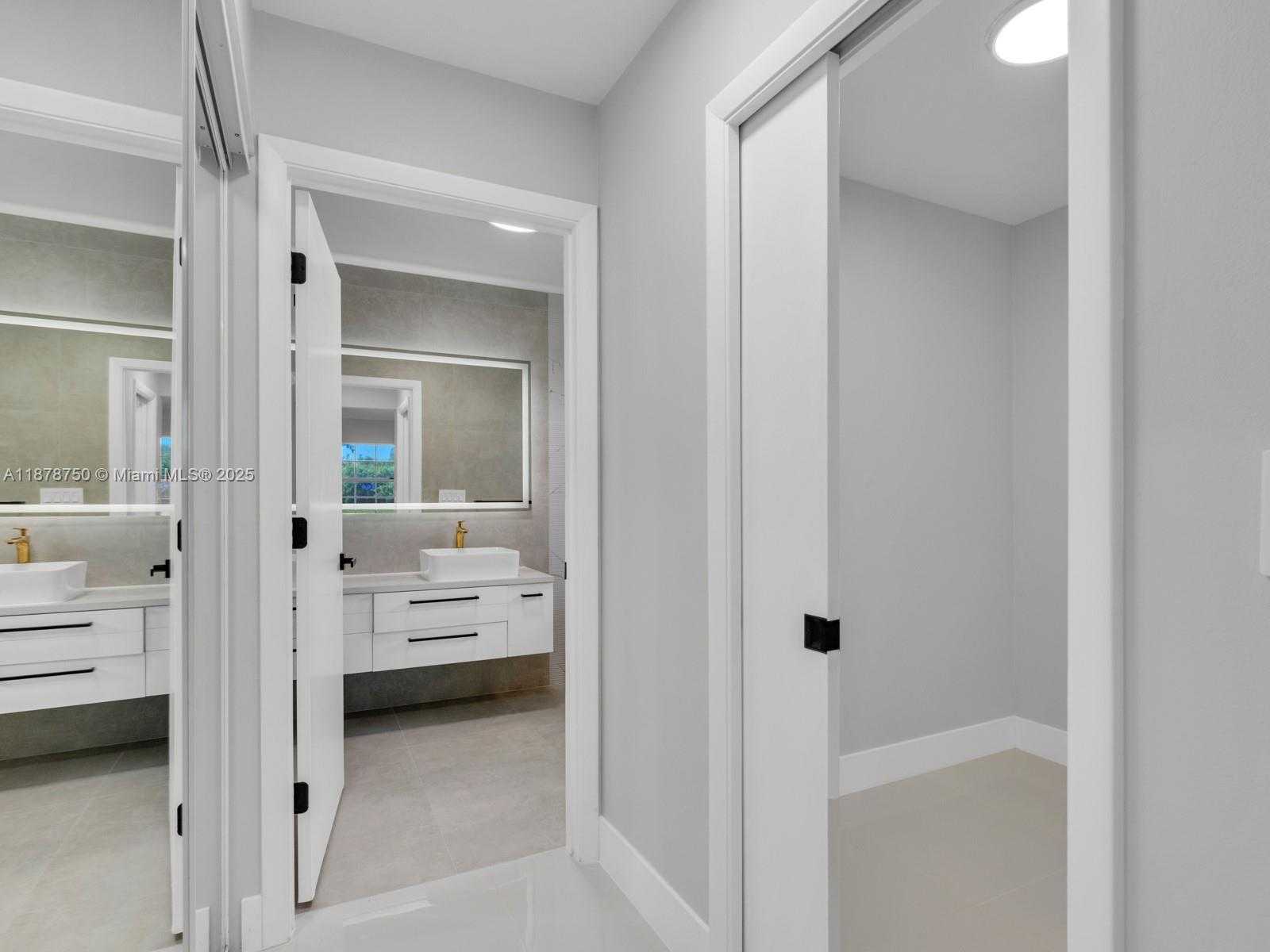 Small Image of 7889 LAKE SANDS DR, Delray Beach Number 27