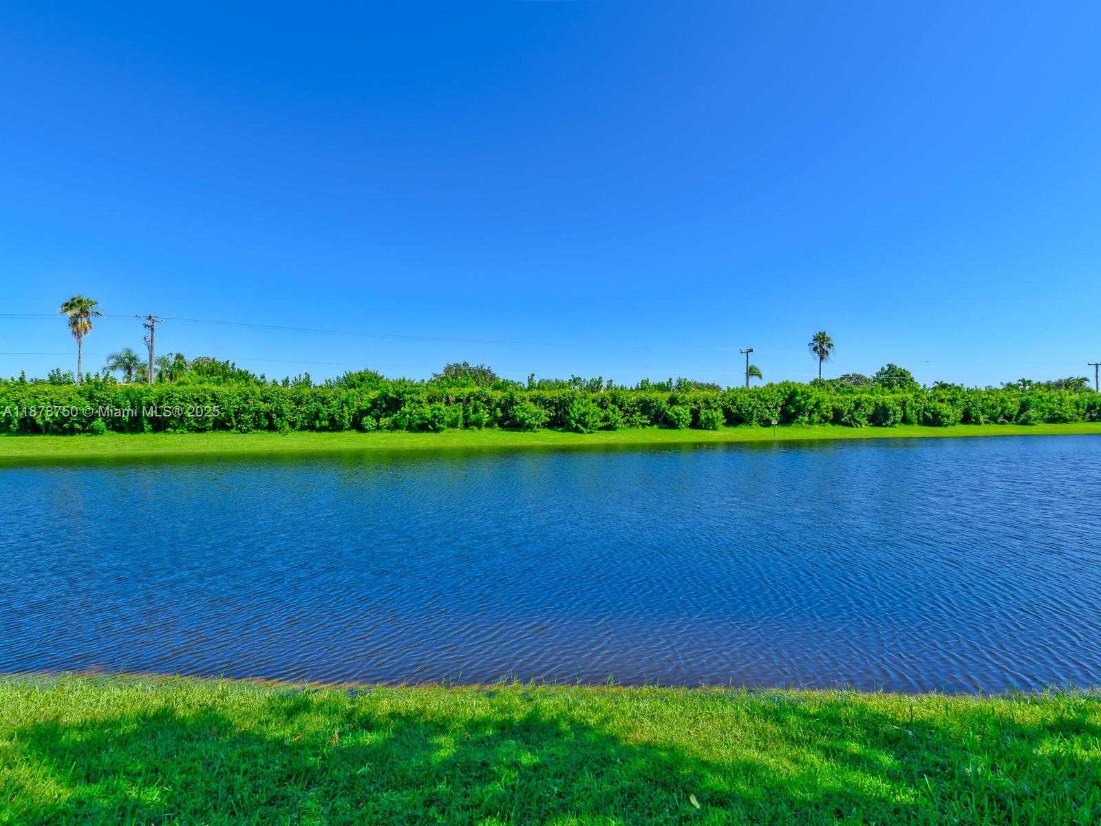 Small Image of 7889 LAKE SANDS DR, Delray Beach Number 3