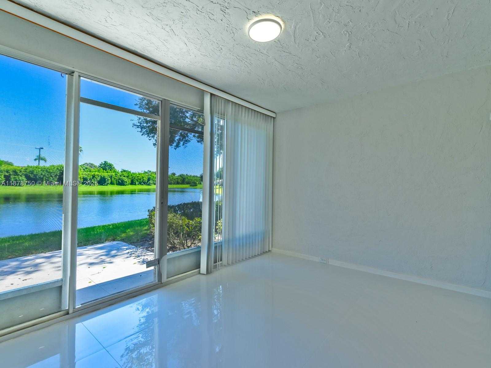 Small Image of 7889 LAKE SANDS DR, Delray Beach Number 40