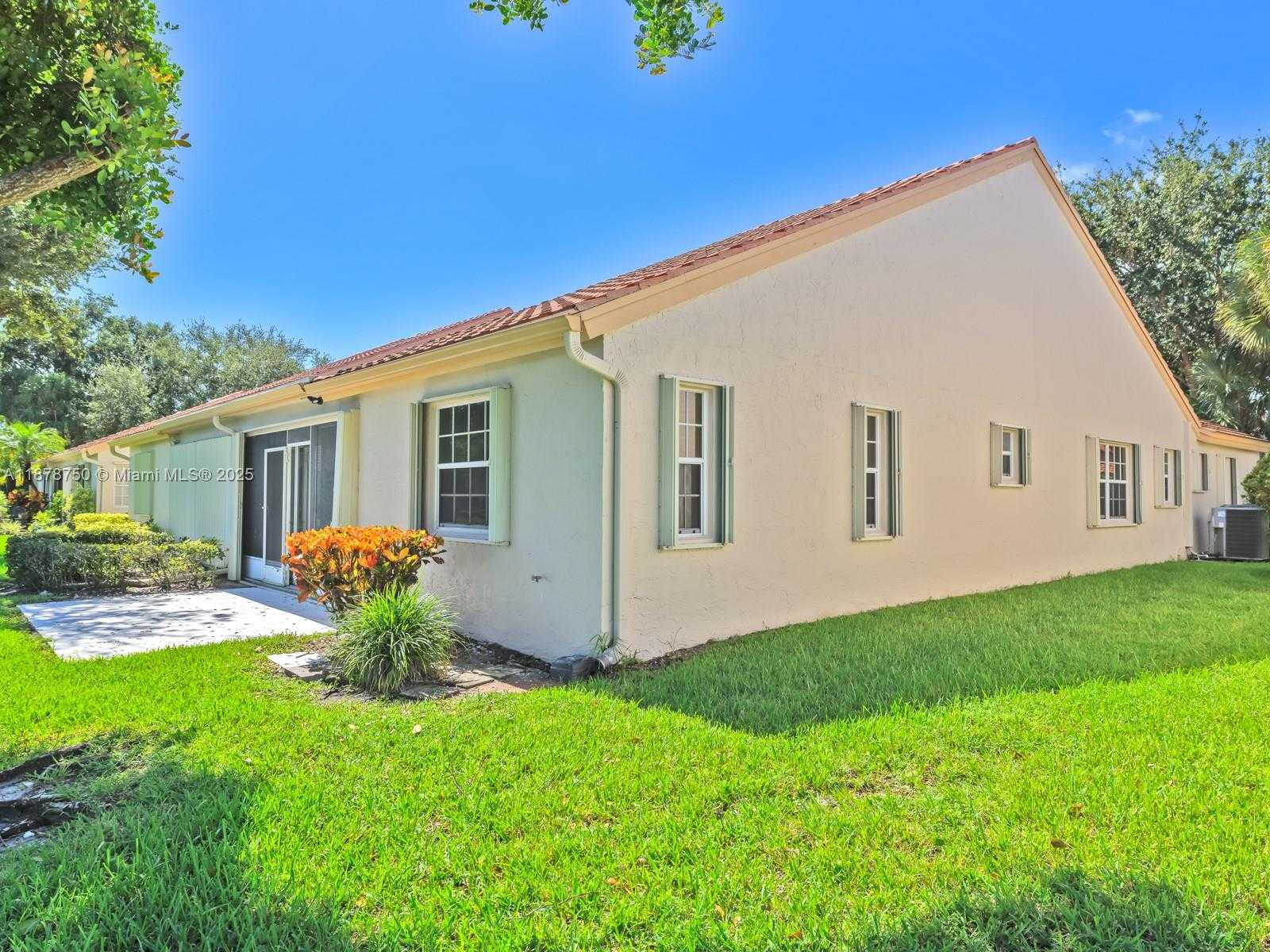 Small Image of 7889 LAKE SANDS DR, Delray Beach Number 49