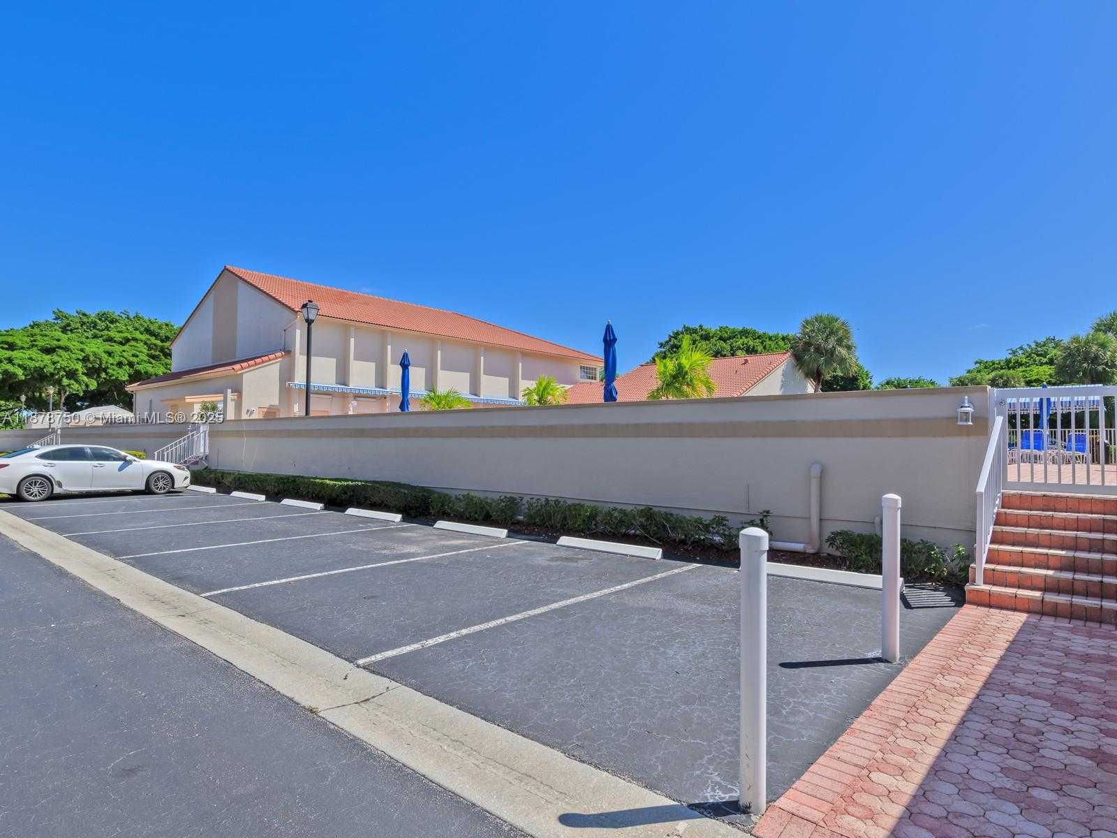 Small Image of 7889 LAKE SANDS DR, Delray Beach Number 54