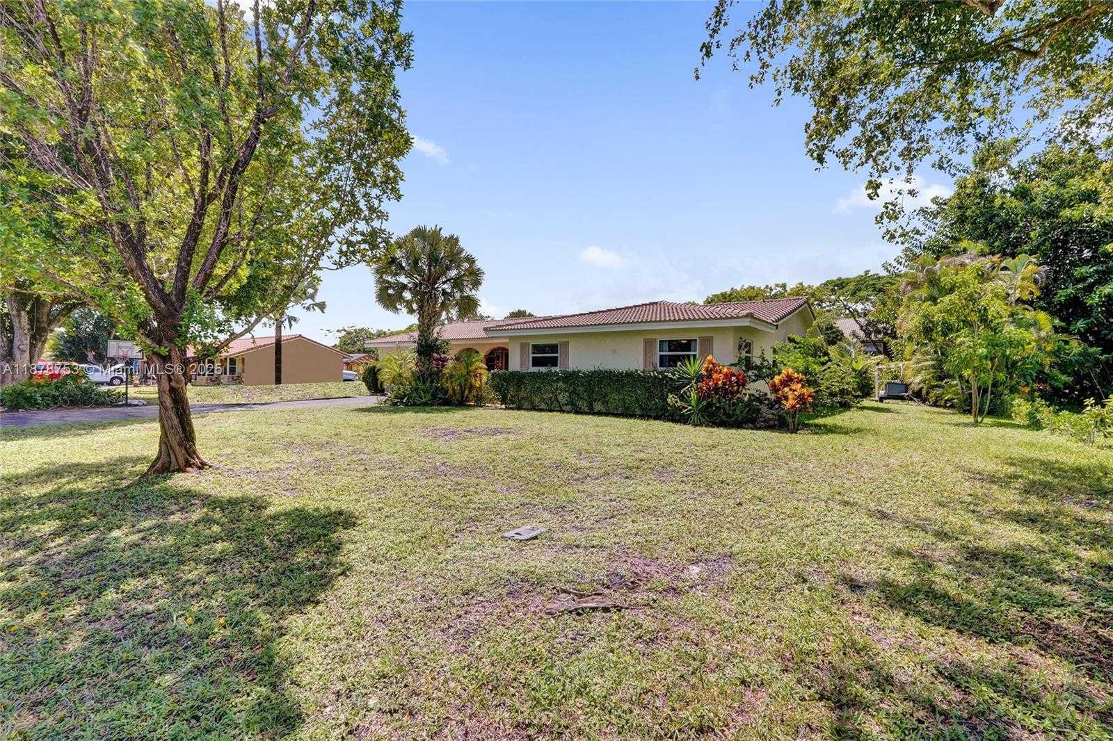 Small Image of 9060 NORTH WEST 32ND ST, Coral Springs Number 2