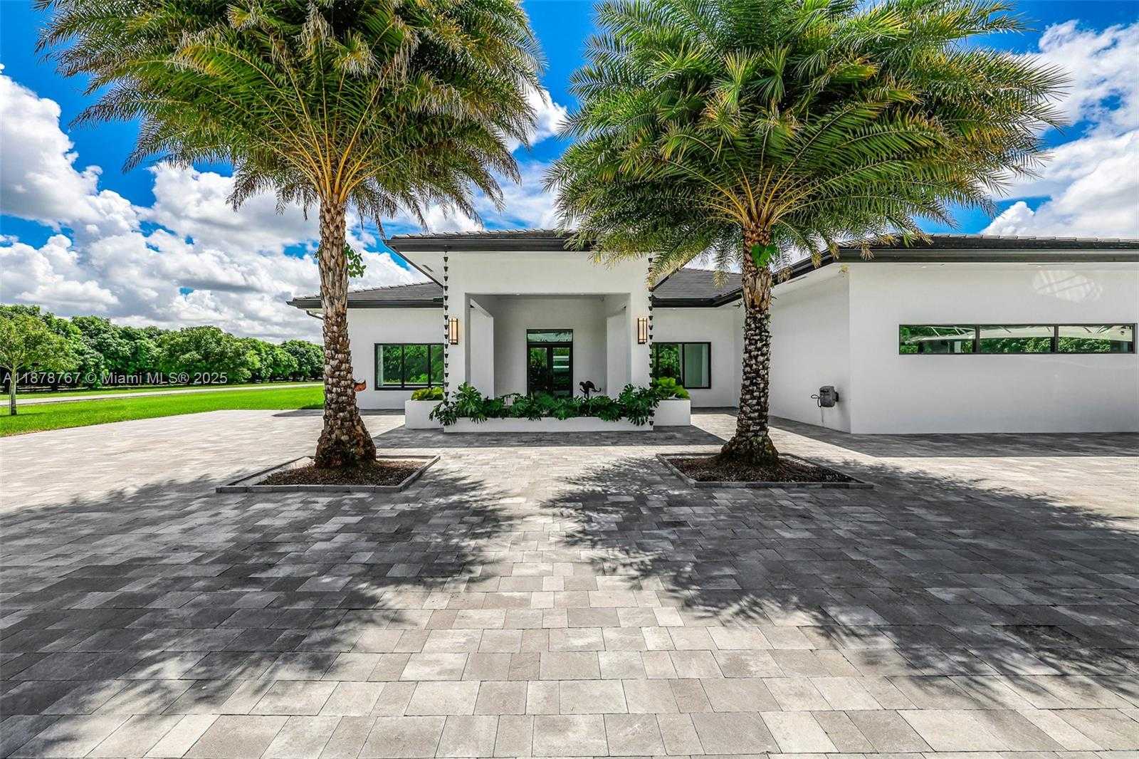 Small Image of 17950 SOUTH WEST 192ND ST, Miami Number 10