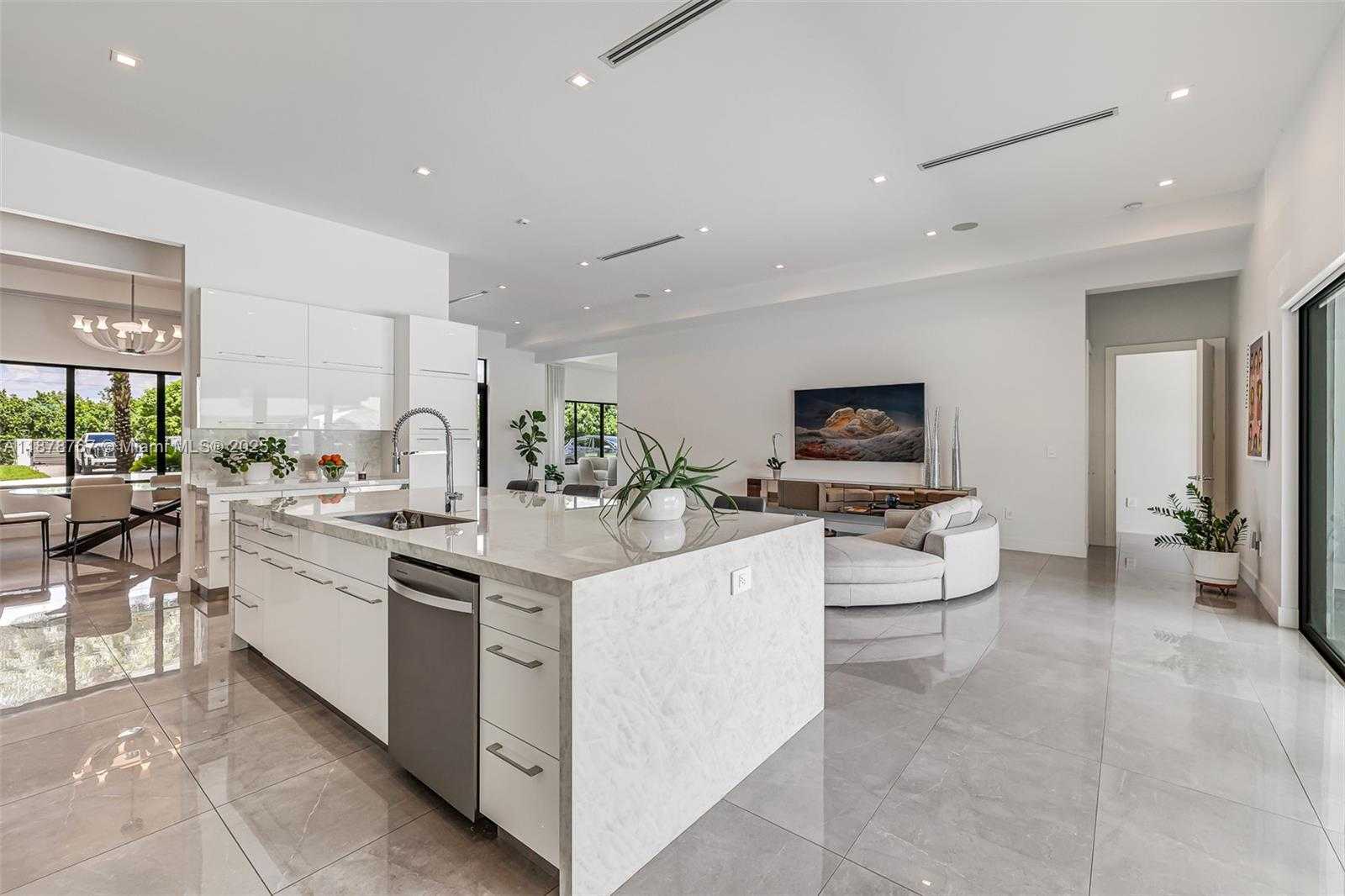 Small Image of 17950 SOUTH WEST 192ND ST, Miami Number 16