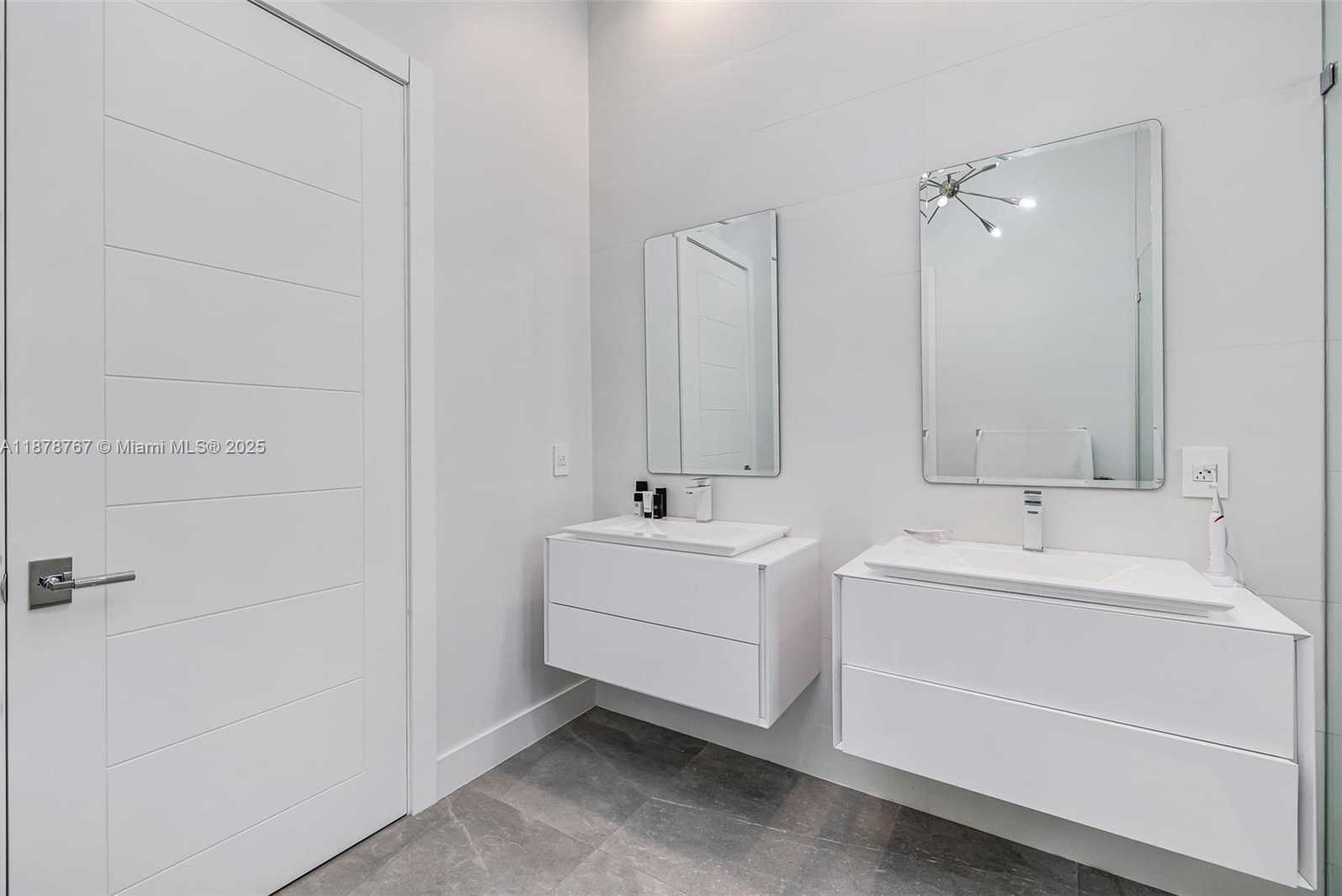 Small Image of 17950 SOUTH WEST 192ND ST, Miami Number 25