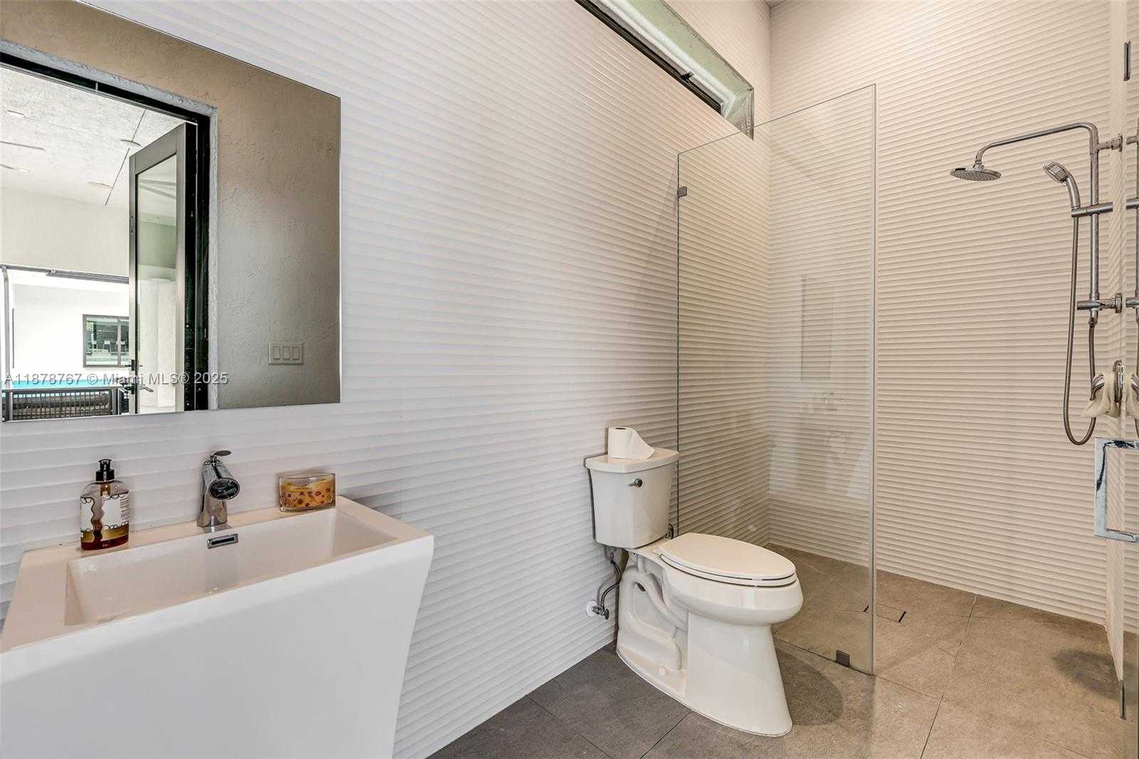 Small Image of 17950 SOUTH WEST 192ND ST, Miami Number 42