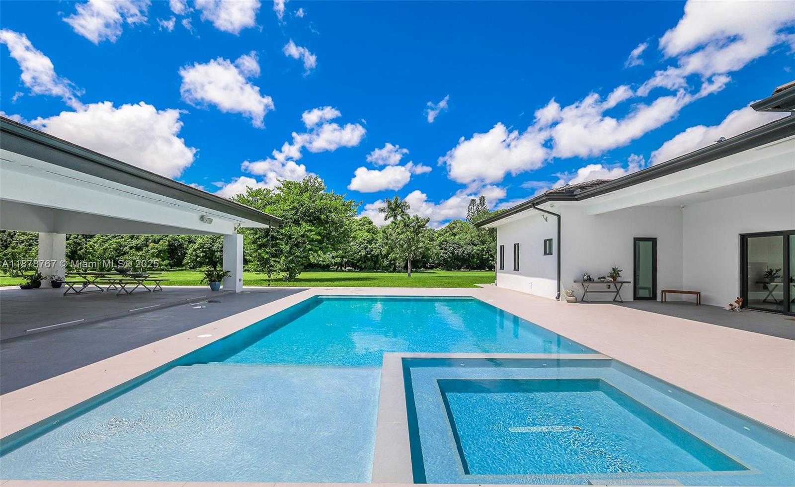 Small Image of 17950 SOUTH WEST 192ND ST, Miami Number 8
