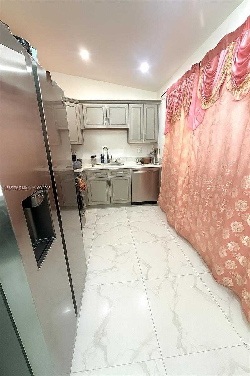 Small Image of 1620 NORTH WEST 15TH PL, Fort Lauderdale Number 6