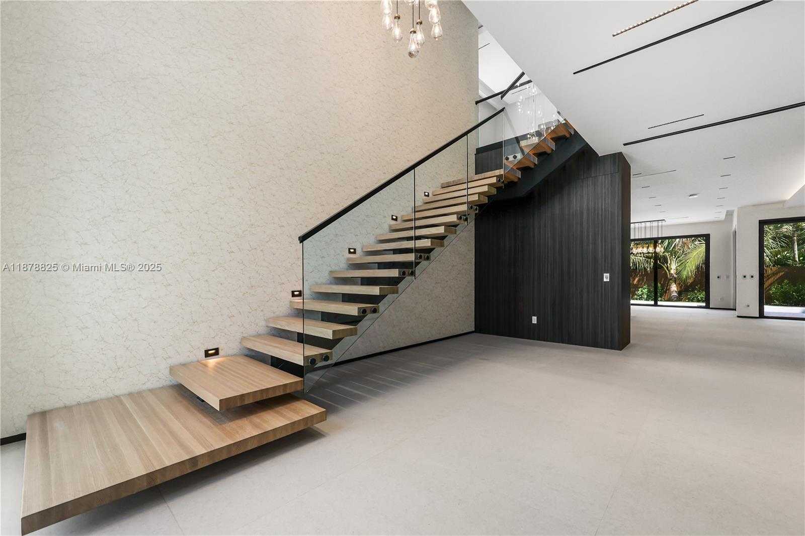 Small Image of 713 SOUTH EAST 6TH ST, Fort Lauderdale Number 4