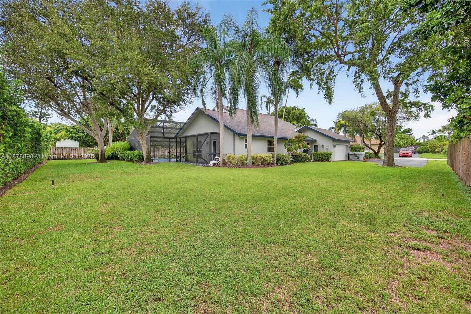 Small Image of 8091 SOUTH WEST 188TH ST, Cutler Bay Number 39