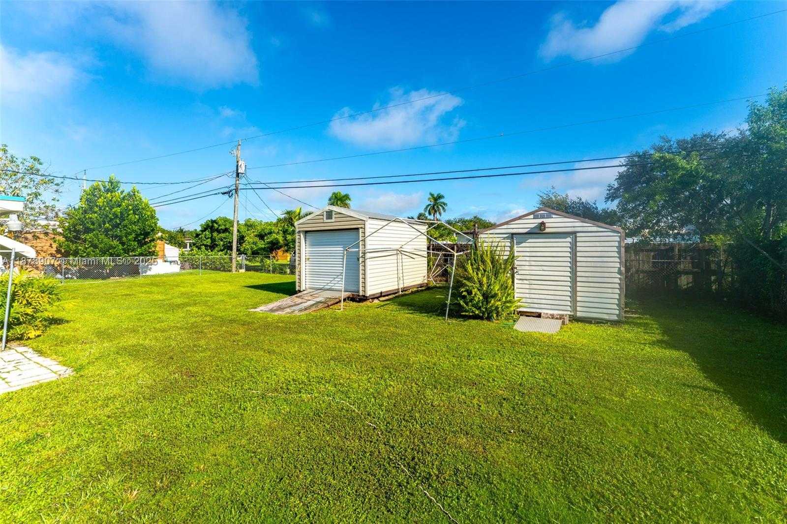 Small Image of 15445 GARFIELD DR, Homestead Number 15