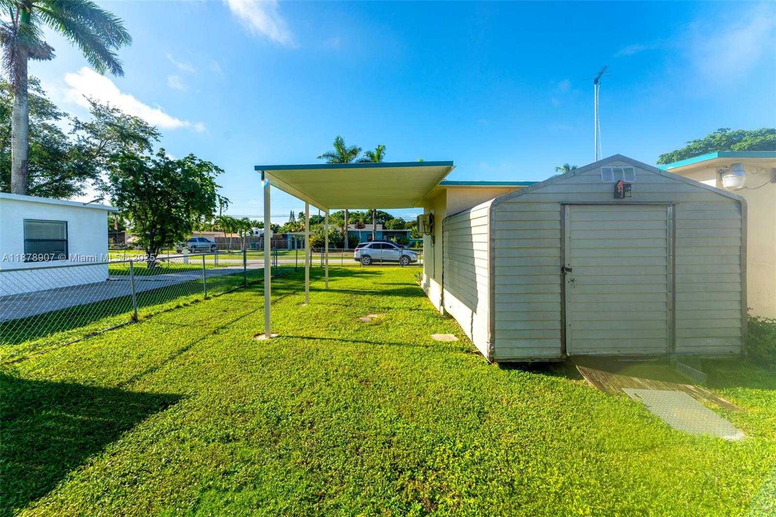 Small Image of 15445 GARFIELD DR, Homestead Number 16