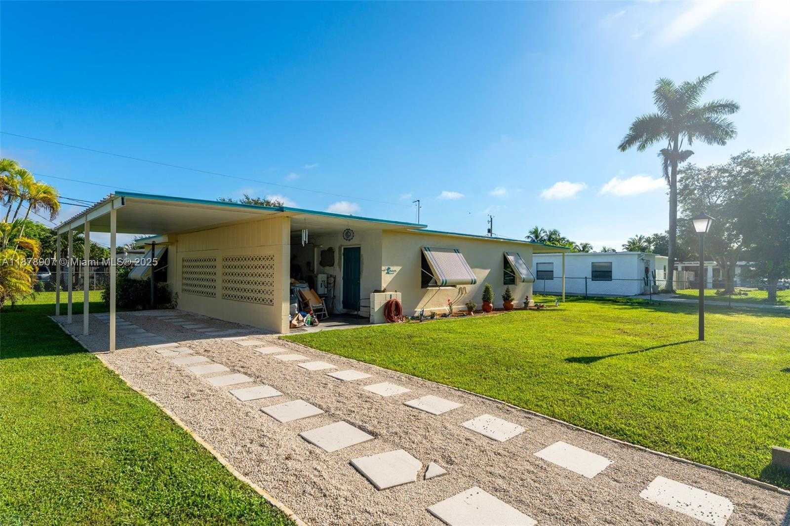 Small Image of 15445 GARFIELD DR, Homestead Number 3
