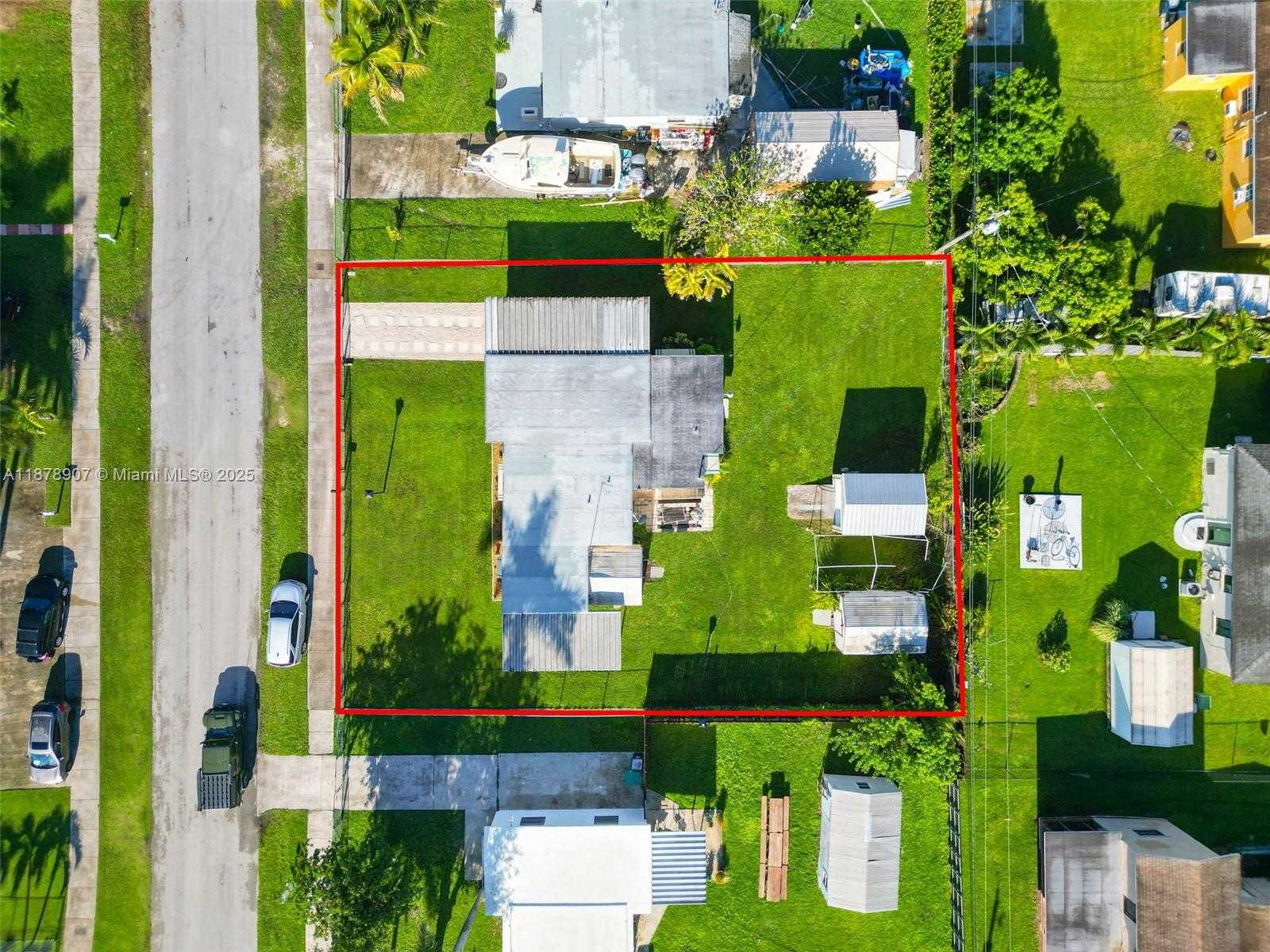 Small Image of 15445 GARFIELD DR, Homestead Number 5