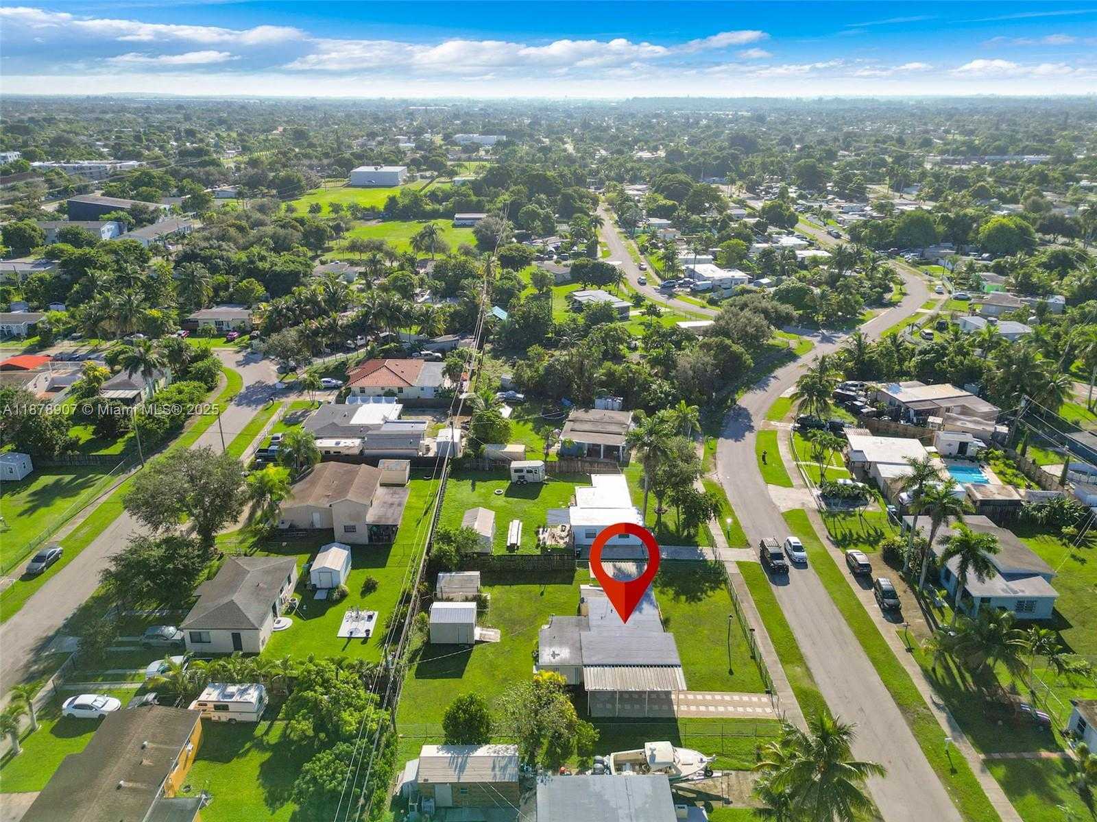 Small Image of 15445 GARFIELD DR, Homestead Number 8