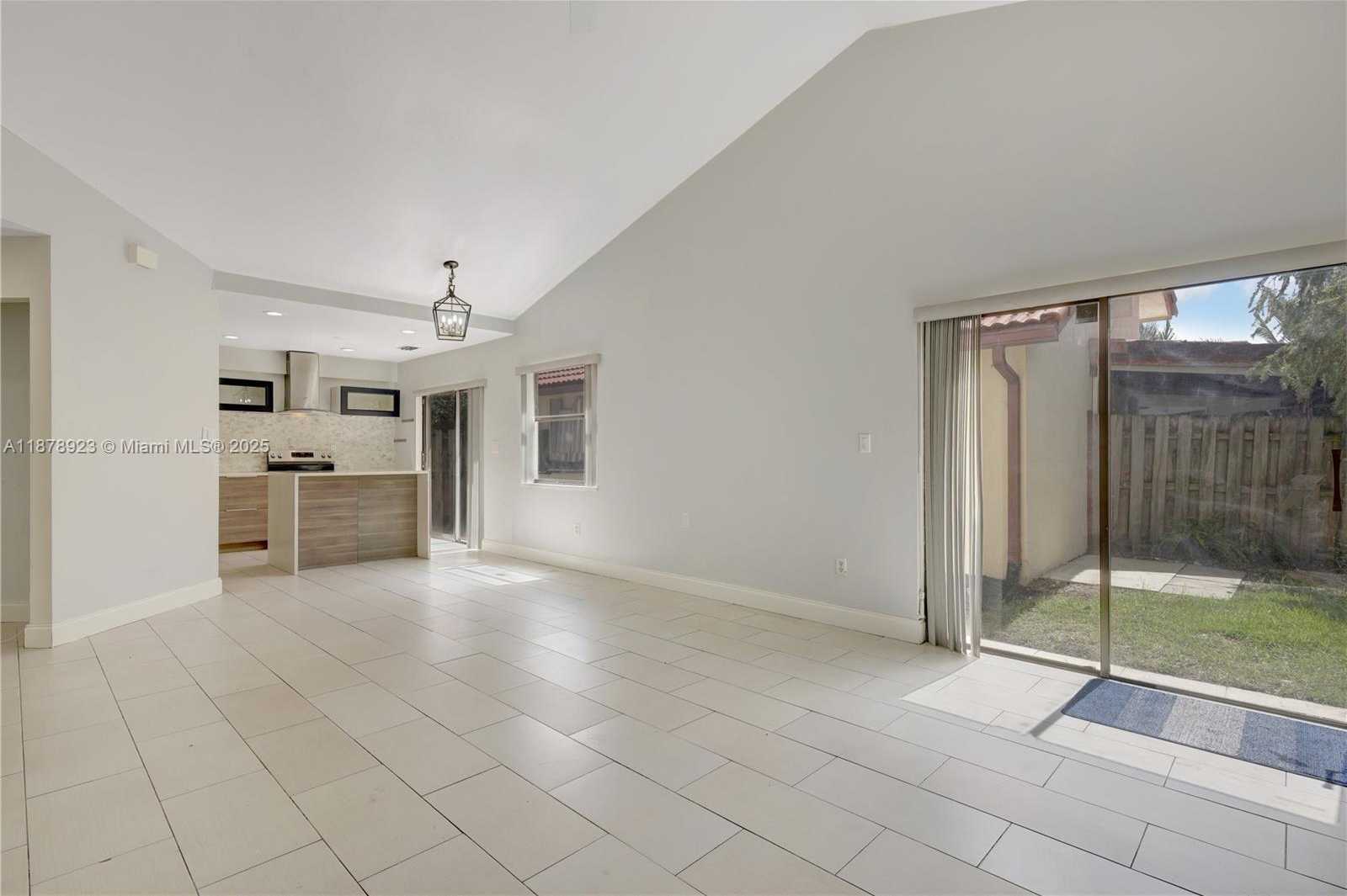 Small Image of 640 SOUTH WEST 113TH TER, Pembroke Pines Number 12