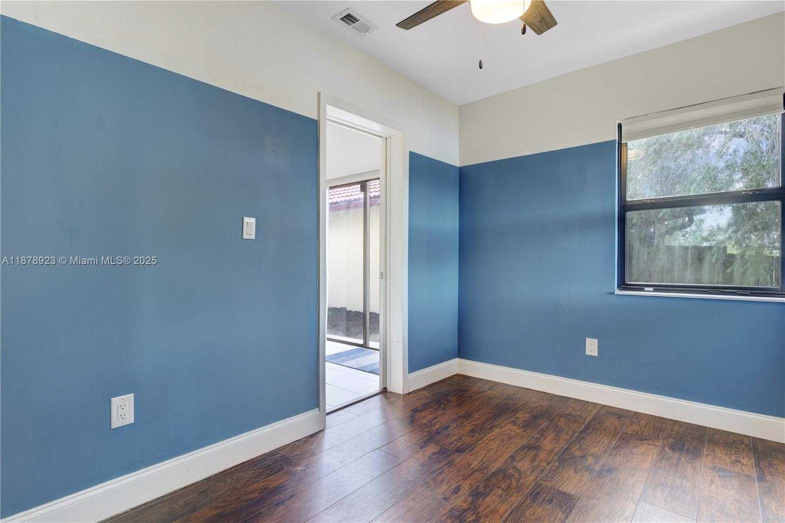 Small Image of 640 SOUTH WEST 113TH TER, Pembroke Pines Number 13