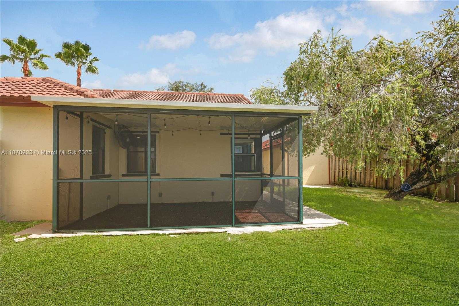 Small Image of 640 SOUTH WEST 113TH TER, Pembroke Pines Number 20