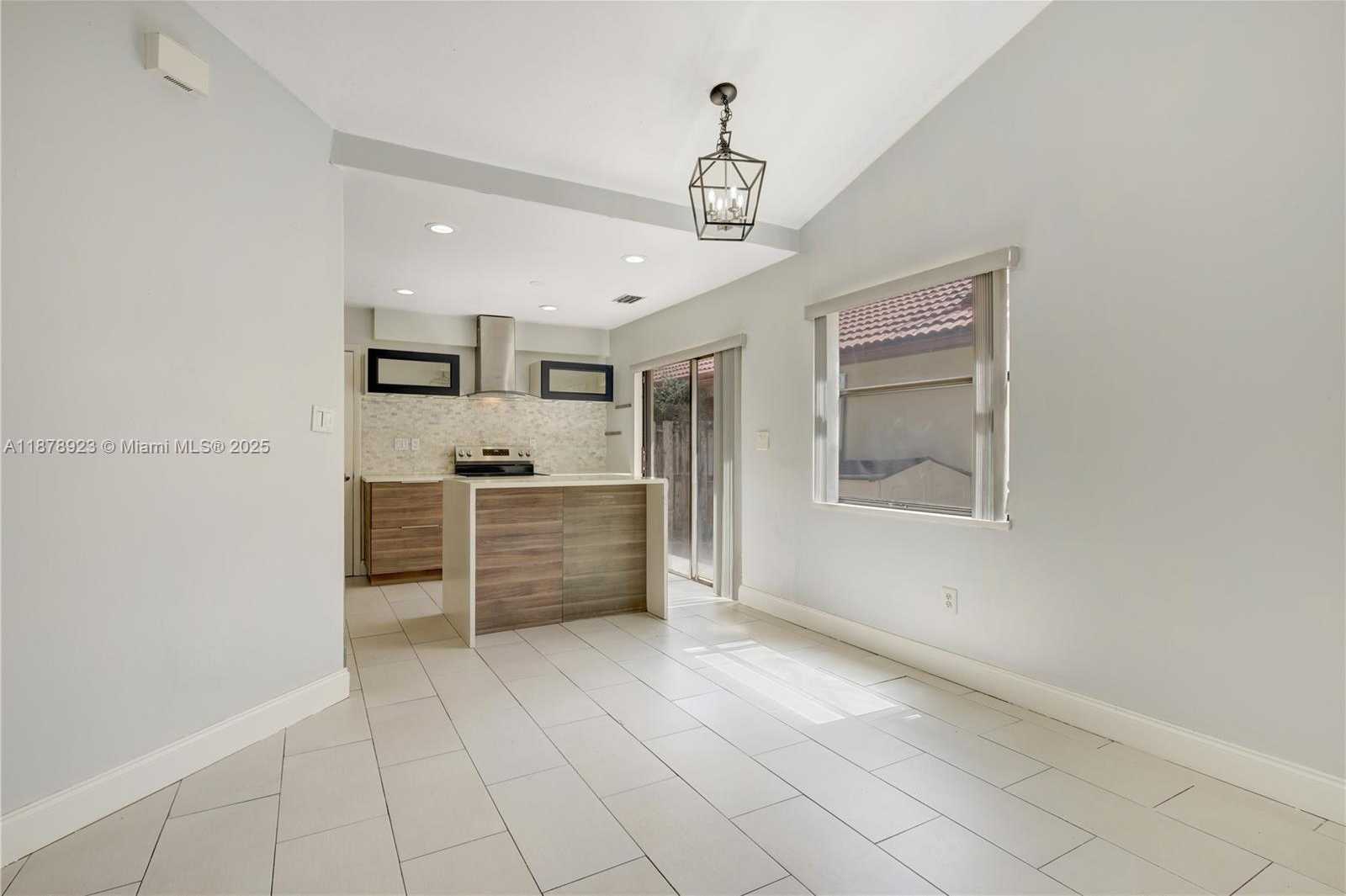 Small Image of 640 SOUTH WEST 113TH TER, Pembroke Pines Number 29