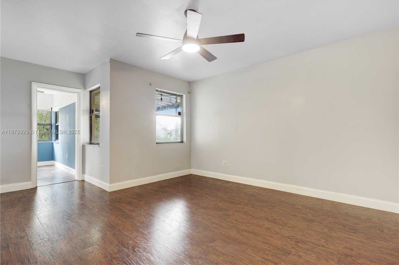 Small Image of 640 SOUTH WEST 113TH TER, Pembroke Pines Number 3