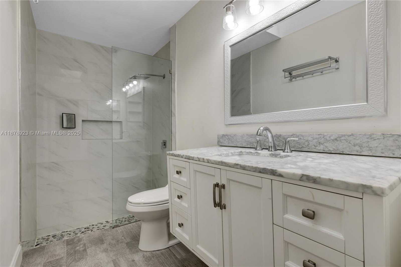 Small Image of 640 SOUTH WEST 113TH TER, Pembroke Pines Number 4