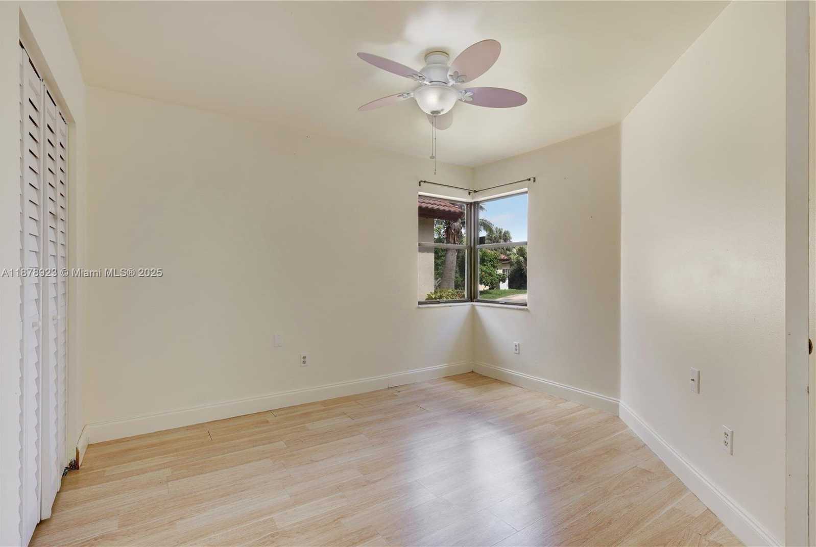 Small Image of 640 SOUTH WEST 113TH TER, Pembroke Pines Number 8