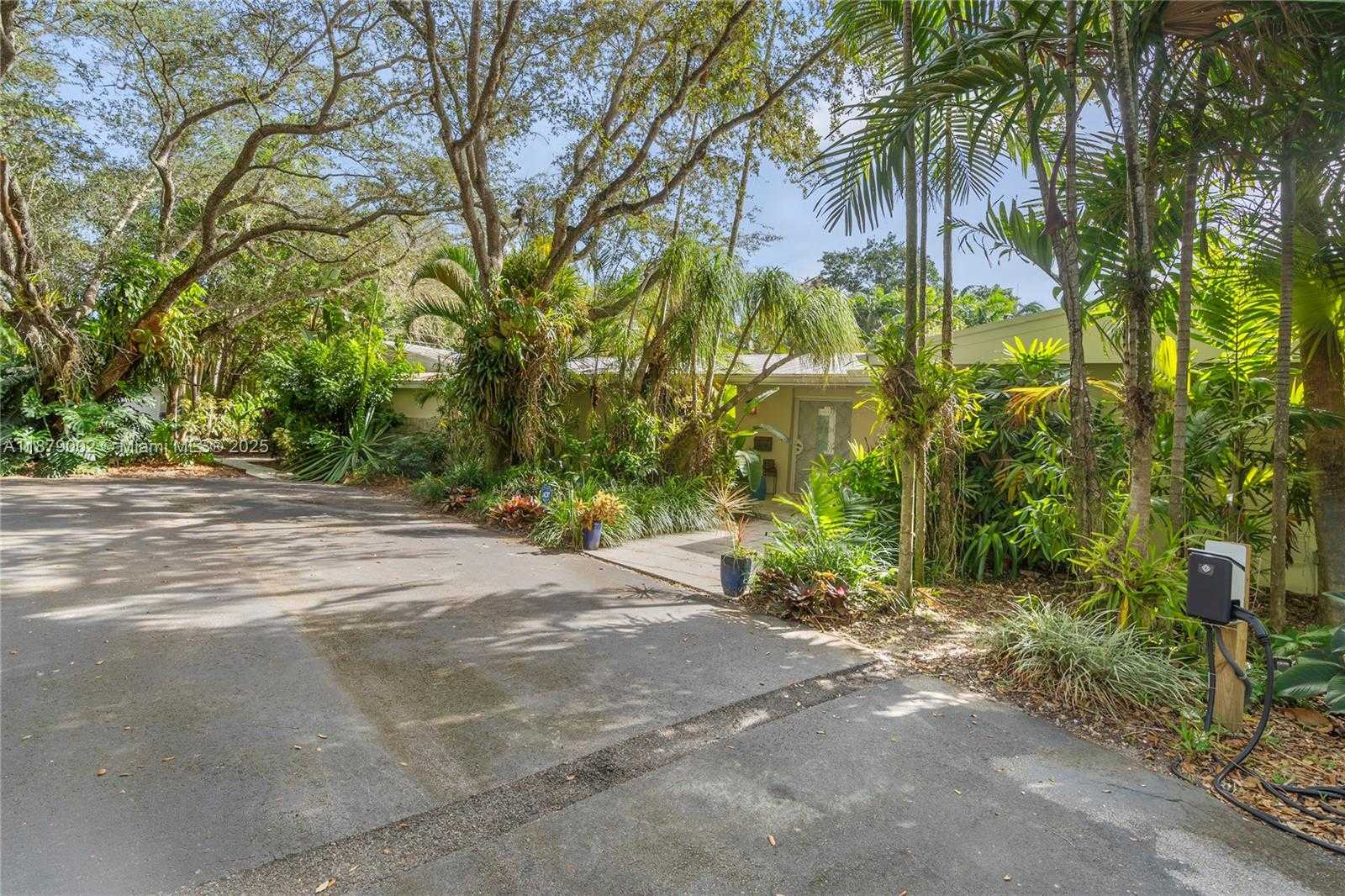 Small Image of 6630 SOUTH WEST 102ND ST, Pinecrest Number 51