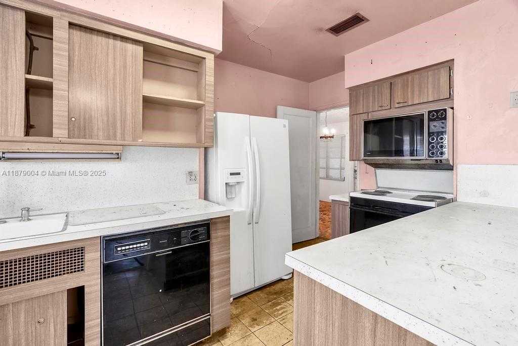 Small Image of 515 WEST 30TH ST, Miami Beach Number 11