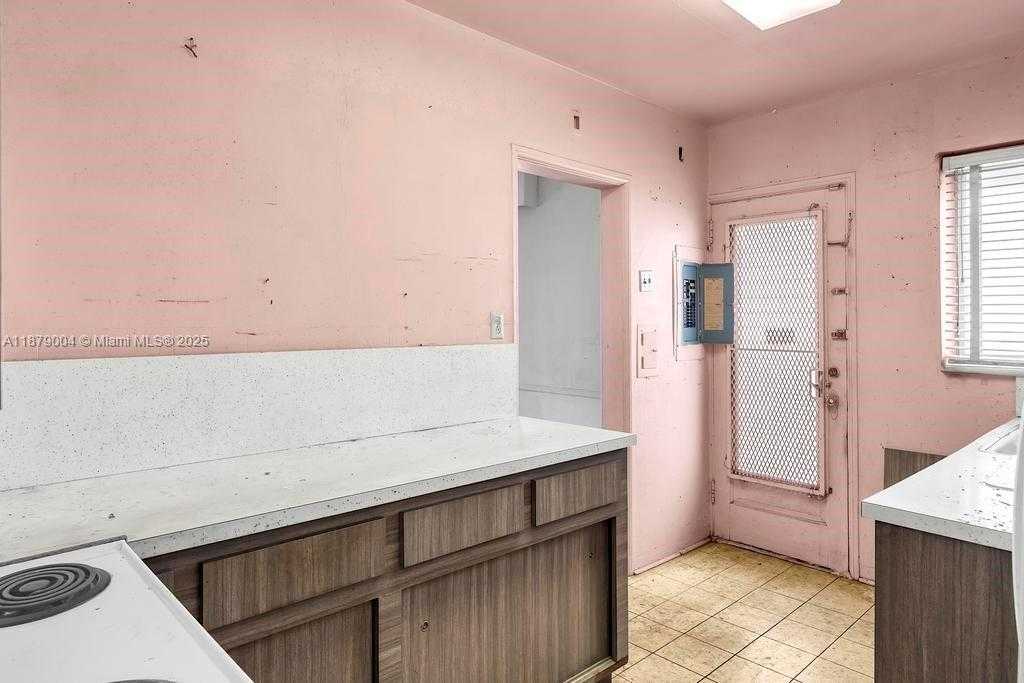 Small Image of 515 WEST 30TH ST, Miami Beach Number 12