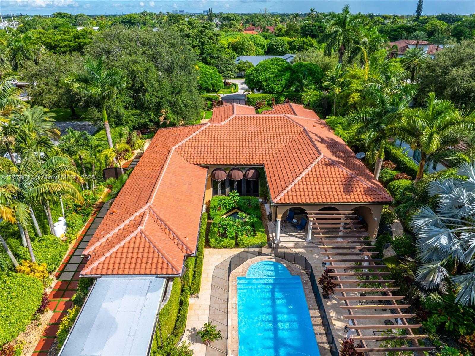 Small Image of 10390 SOUTH WEST 62ND ST, Miami Number 65