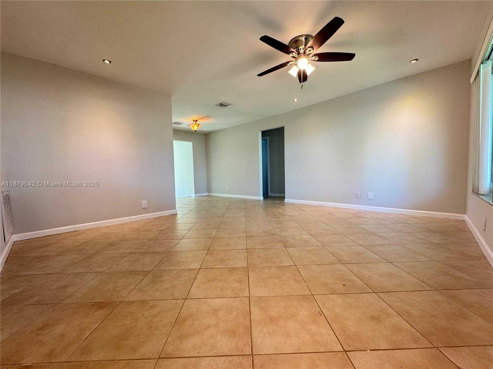 Small Image of 6004 NORTH WEST 70TH AVE, Tamarac Number 4
