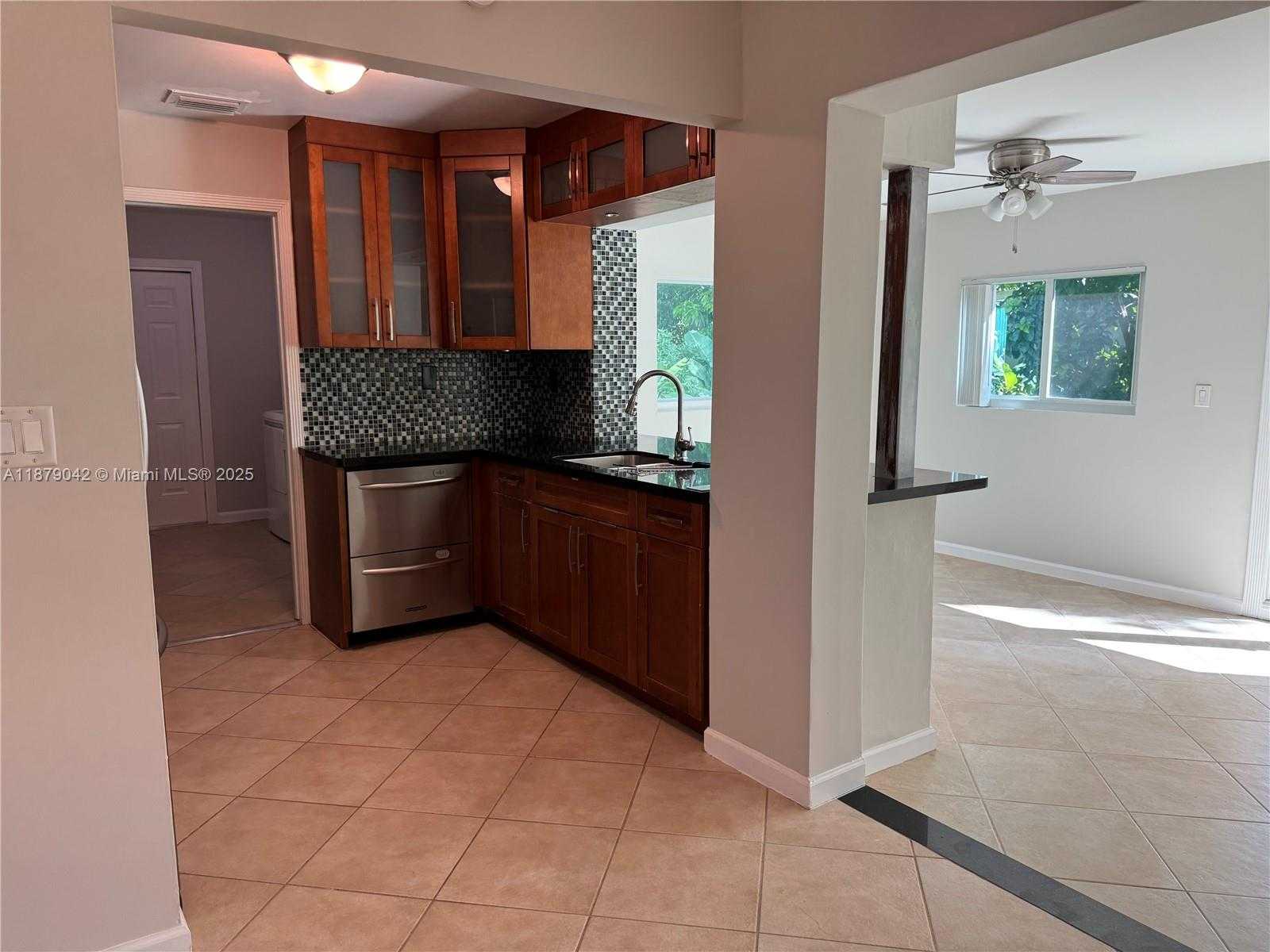 Small Image of 6004 NORTH WEST 70TH AVE, Tamarac Number 6