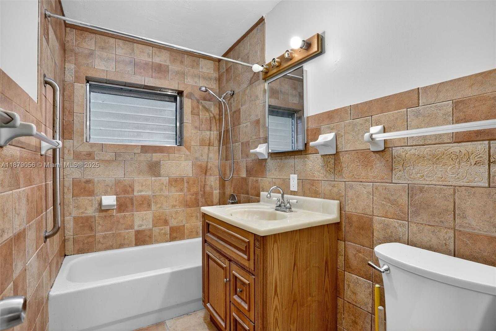 Small Image of 390 NORTH EAST 51ST CT, Oakland Park Number 12