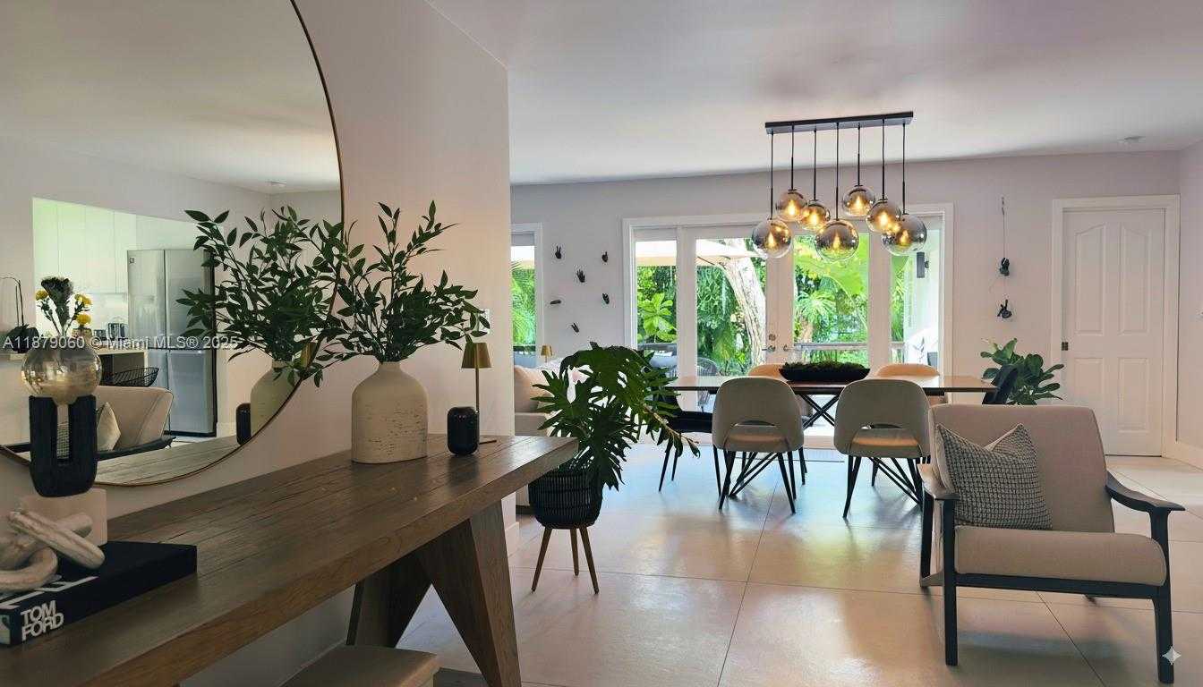 Small Image of 1502 ALBERCA ST, Coral Gables Number 2