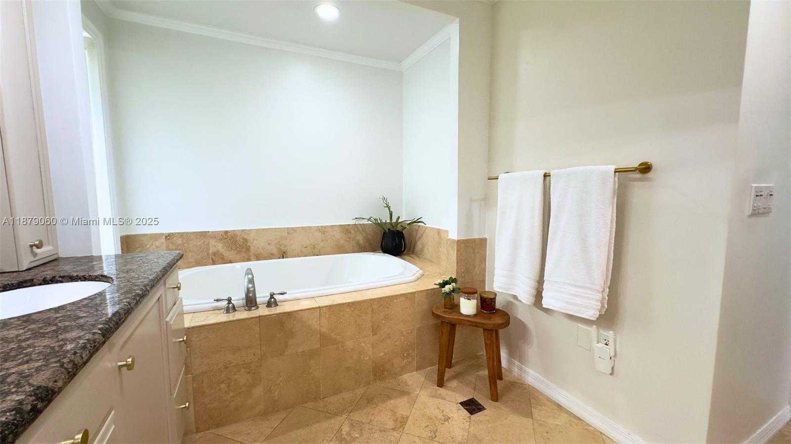 Small Image of 1502 ALBERCA ST, Coral Gables Number 33