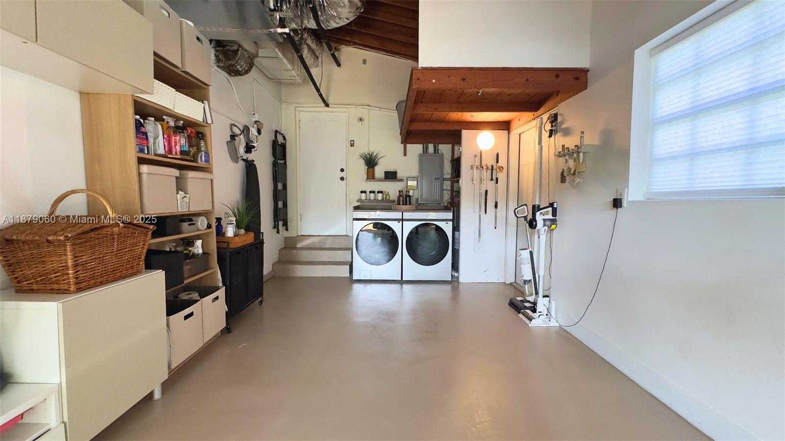 Small Image of 1502 ALBERCA ST, Coral Gables Number 37