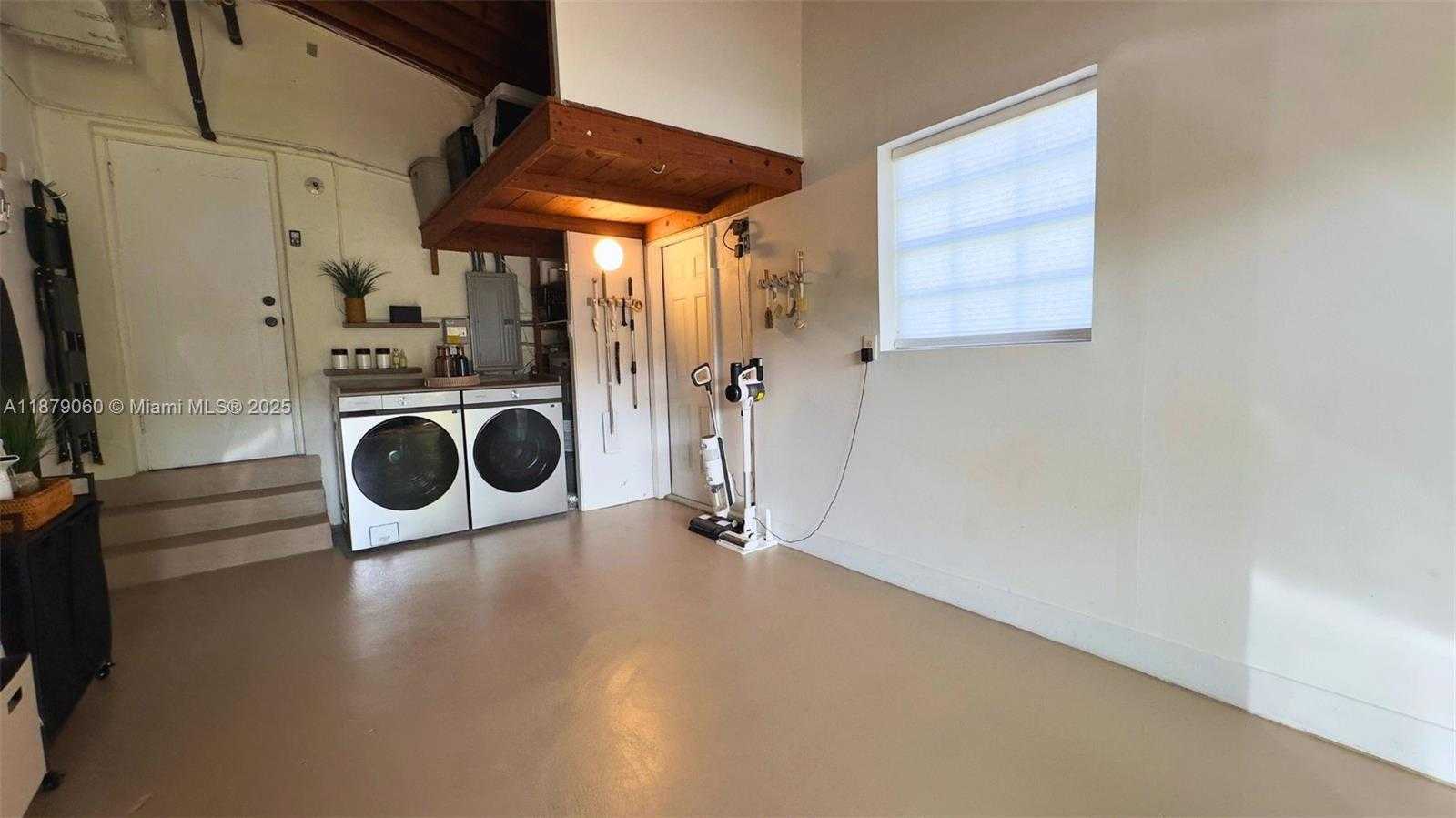 Small Image of 1502 ALBERCA ST, Coral Gables Number 38