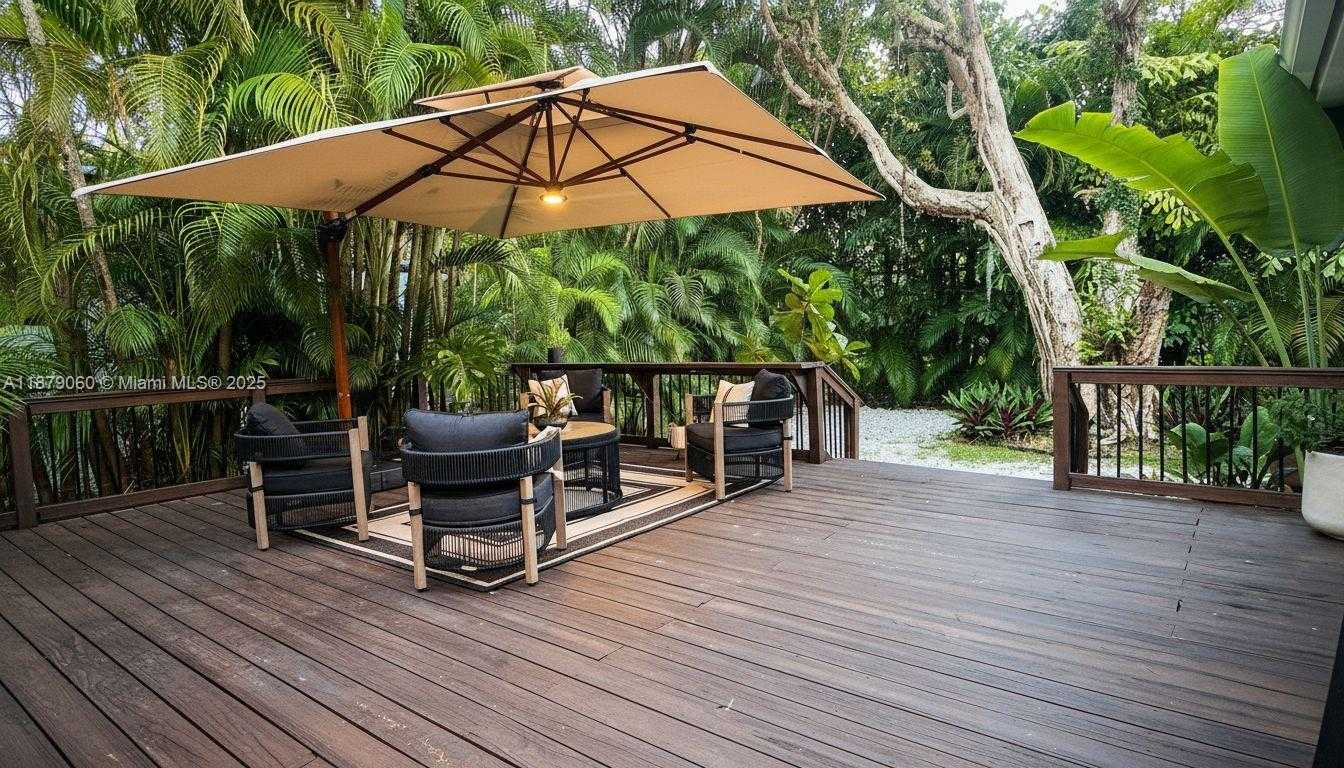 Small Image of 1502 ALBERCA ST, Coral Gables Number 39