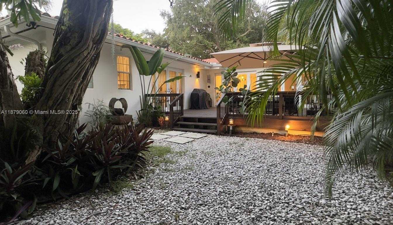 Small Image of 1502 ALBERCA ST, Coral Gables Number 44