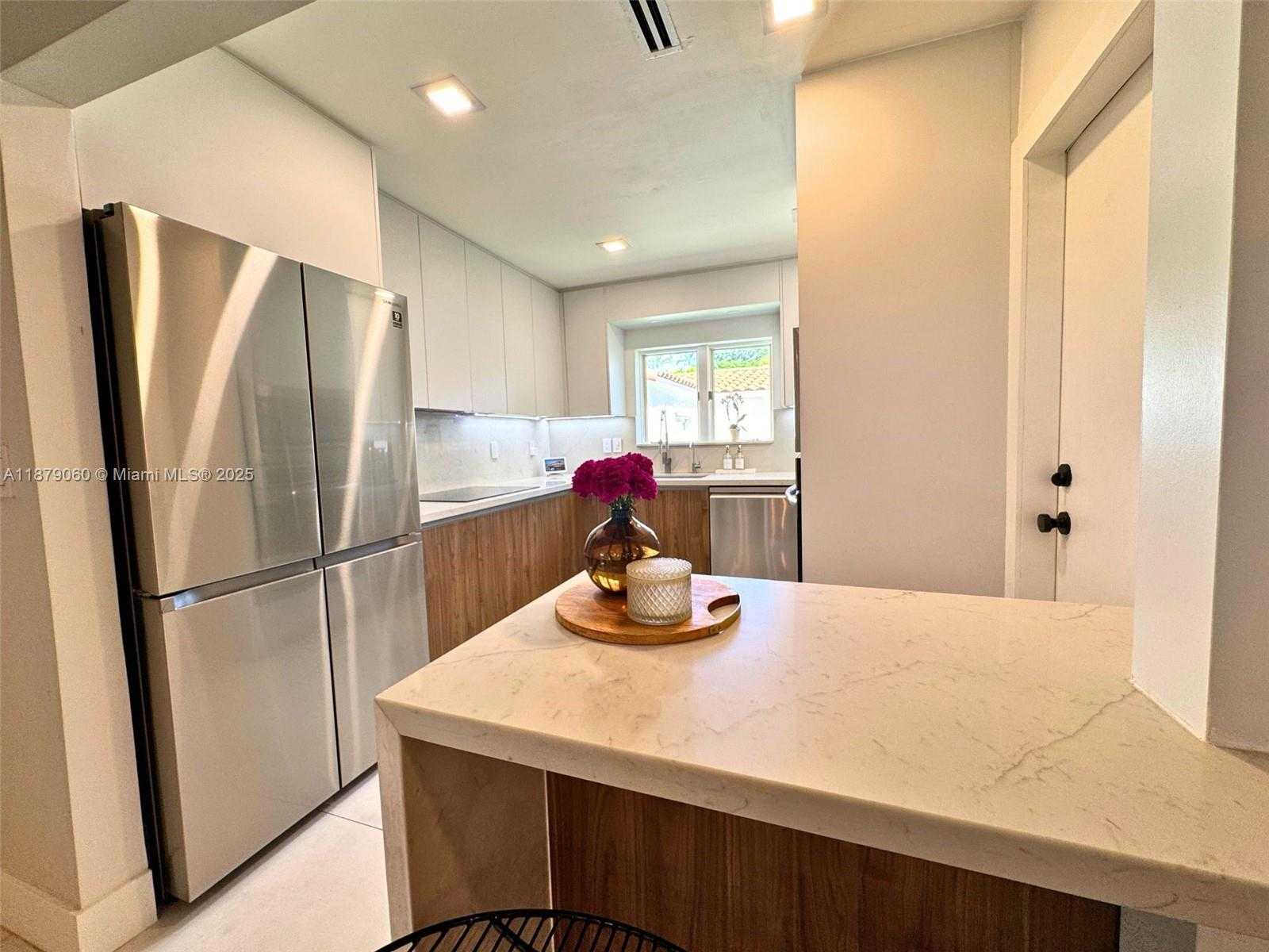 Small Image of 1502 ALBERCA ST, Coral Gables Number 9