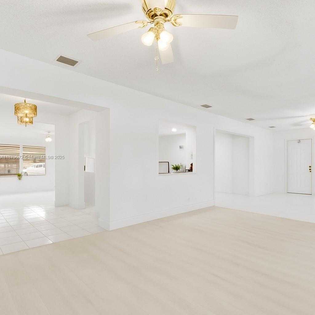 Small Image of 5706 NORTH WEST 81ST AVE, Tamarac Number 18