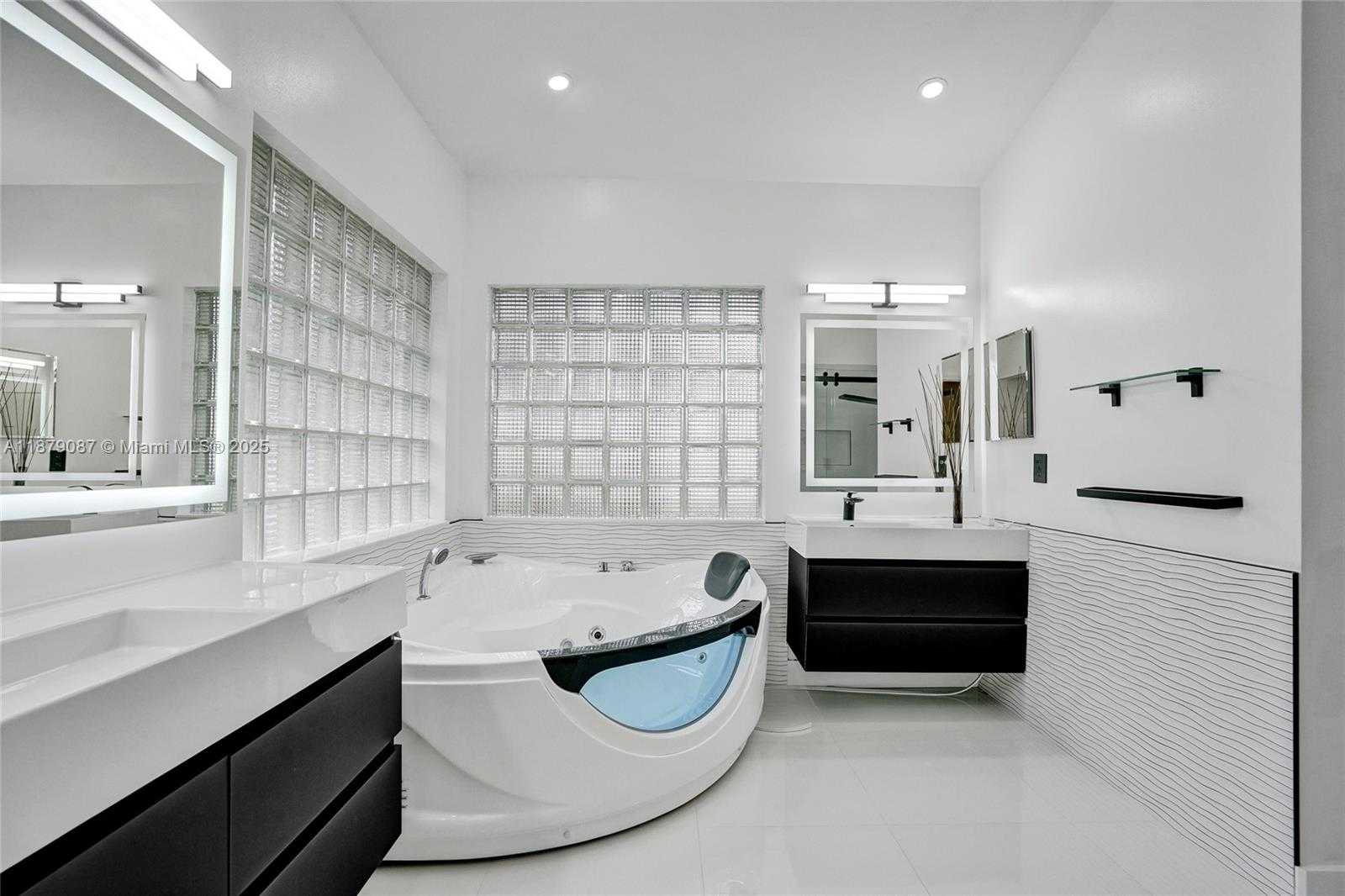 Small Image of 1321 SOUTH WEST 102ND AVE, Pembroke Pines Number 18
