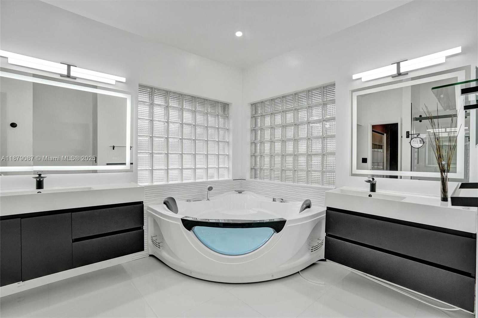 Small Image of 1321 SOUTH WEST 102ND AVE, Pembroke Pines Number 19