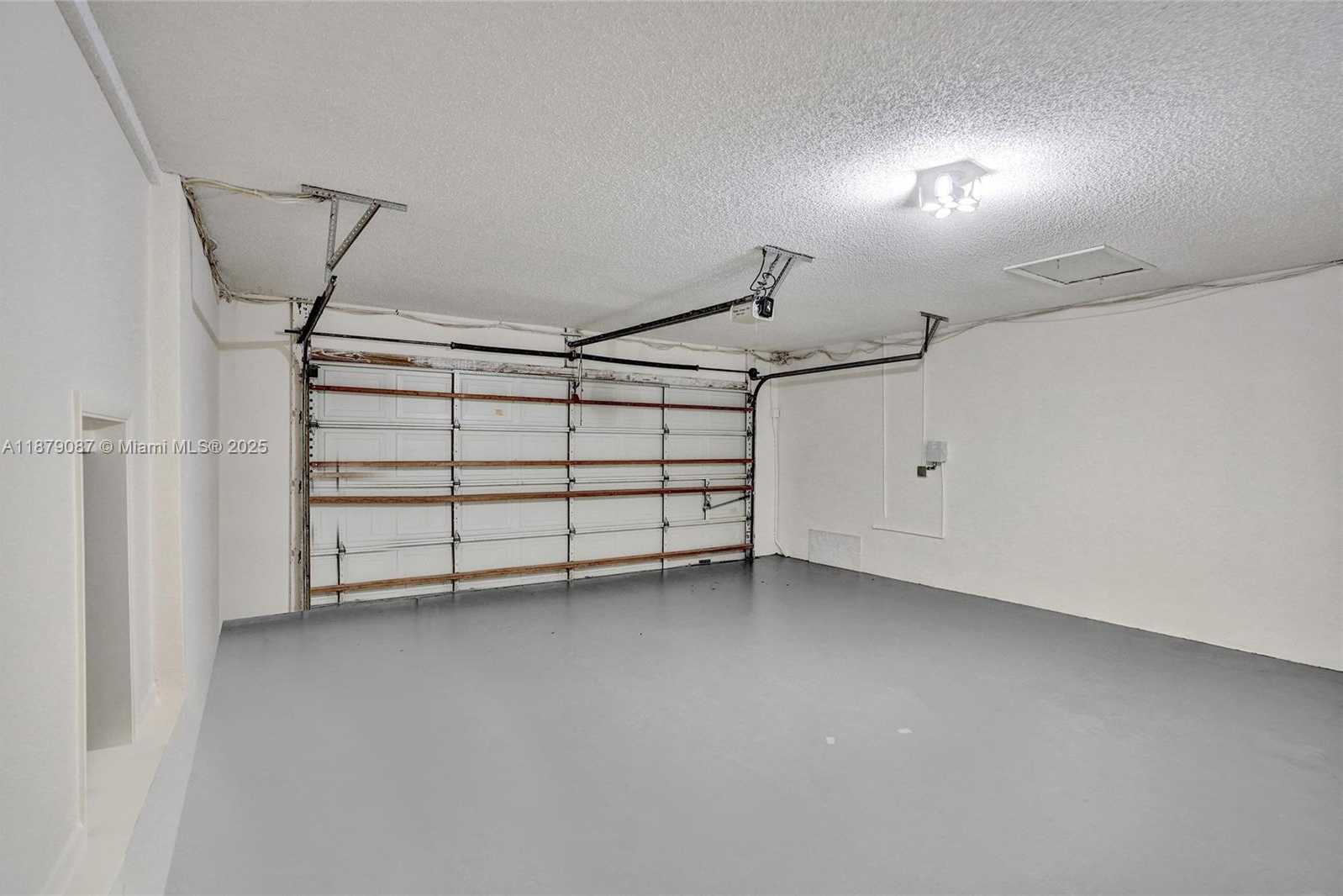 Small Image of 1321 SOUTH WEST 102ND AVE, Pembroke Pines Number 26