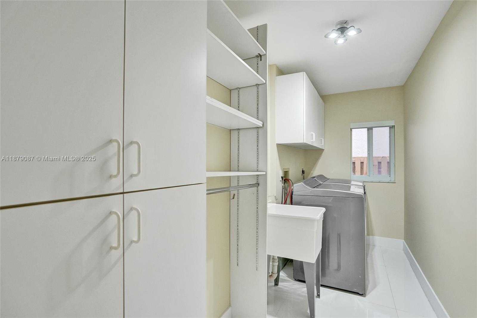 Small Image of 1321 SOUTH WEST 102ND AVE, Pembroke Pines Number 27